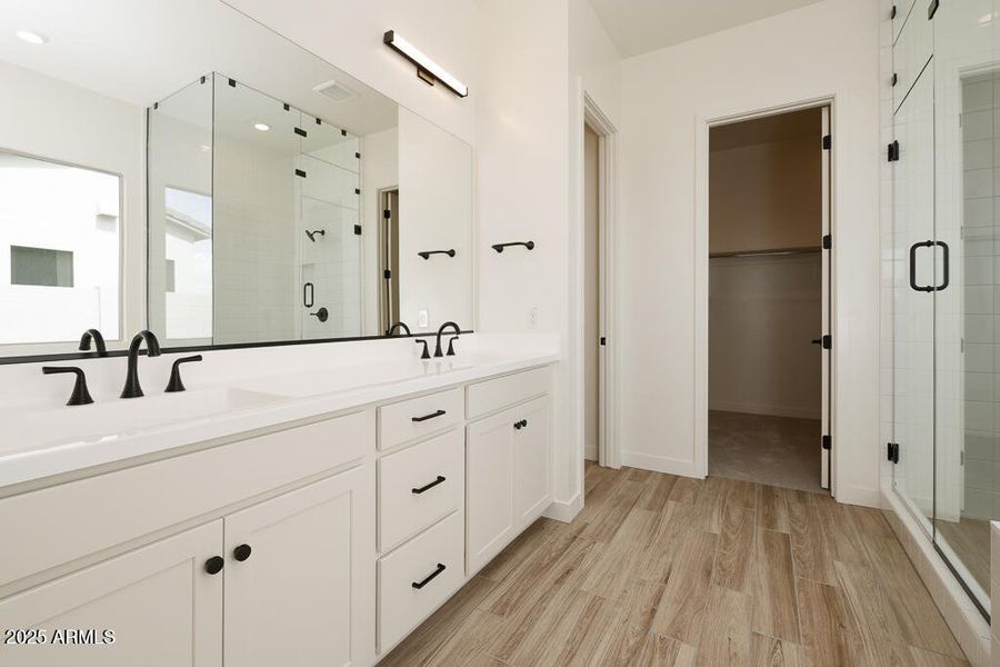 Tri Pointe Soleo 335 - Primary Bathroom-