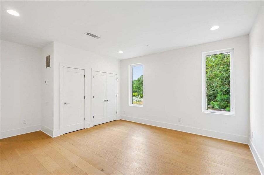 Spacious, unfurnished interior of a new home in , Decatur (Image 27).