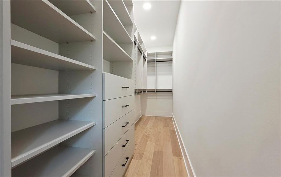 Spacious, unfurnished interior of a new home in , Atlanta (Image 21).