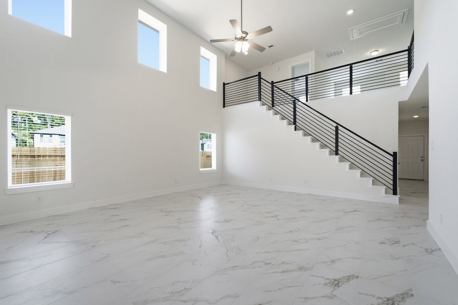 Spacious, unfurnished interior of a new home in Cielo, Conroe (Image 49).