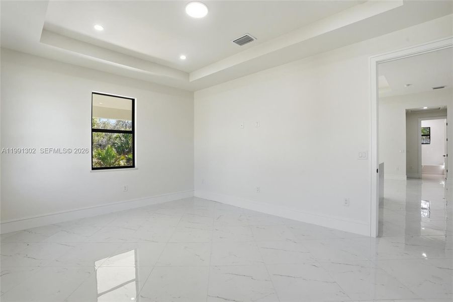 Spacious, unfurnished interior of a new home in , Labelle (Image 22).