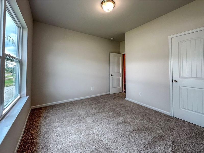 Spacious, unfurnished interior of a new home in Glen at Cave Springs, Douglasville (Image 14).