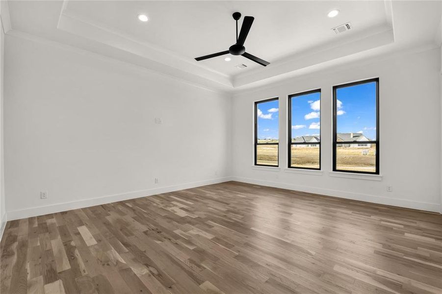 Spacious, unfurnished interior of a new home in , Aledo (Image 34).