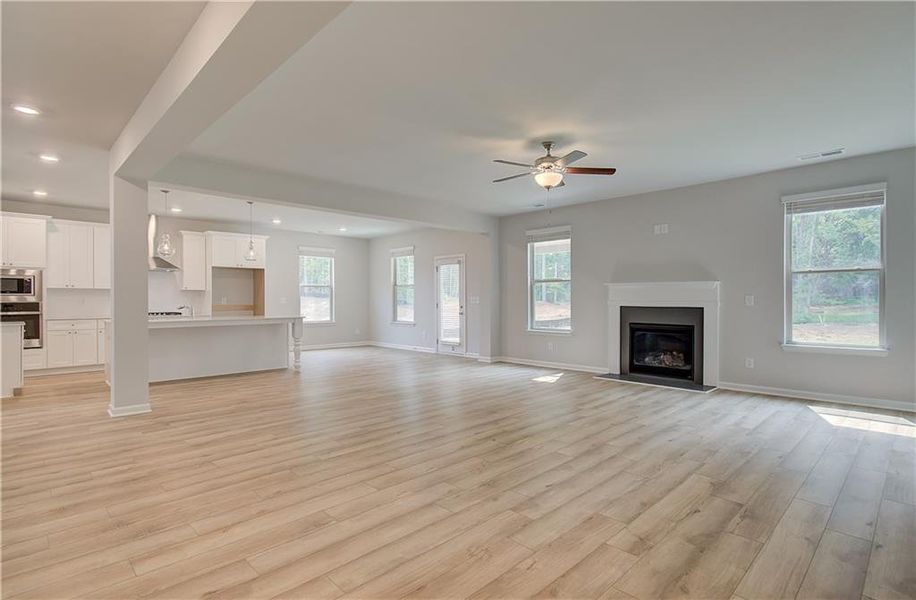 Spacious, unfurnished interior of a new home in Riverbend Overlook, Fayetteville (Image 24).