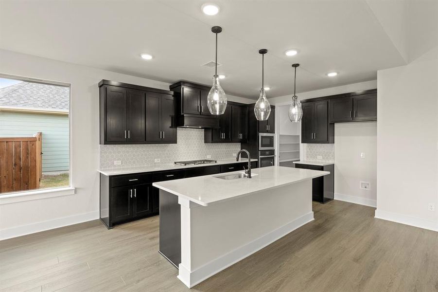 10. 4124 Selborne - Kitchen (2)