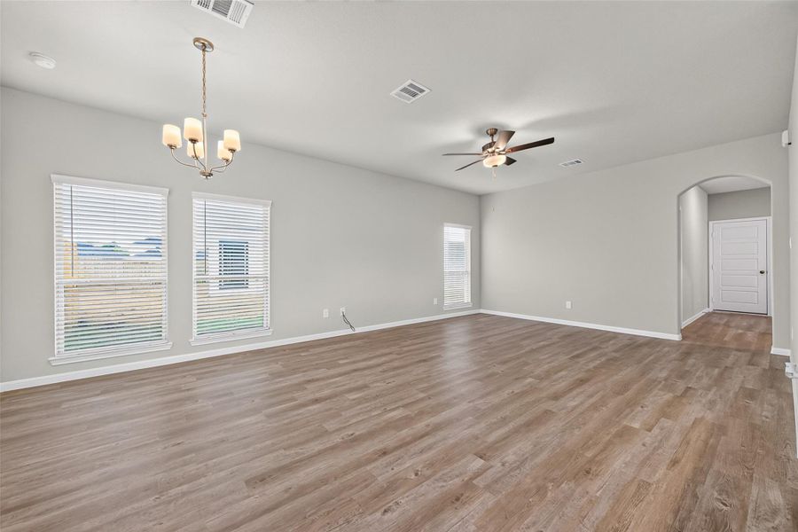 Spacious, unfurnished interior of a new home in Woodland Lakes, Huffman (Image 29).