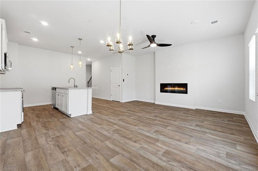 Spacious, unfurnished interior of a new home in Azalea Hills, Temple (Image 9). Spacious, unfurnished interior of a new home in Azalea Hills, Temple (Image 9).
