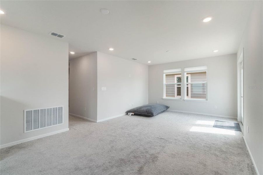 Spacious, unfurnished interior of a new home in Isles of Lake Nona, Orlando (Image 20).