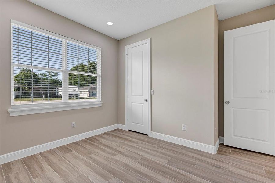 Spacious, unfurnished interior of a new home in , Summerfield (Image 20).