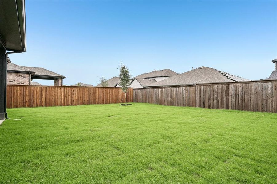 Exterior details and patio area of a home in Overland Grove, Forney (Image 3).