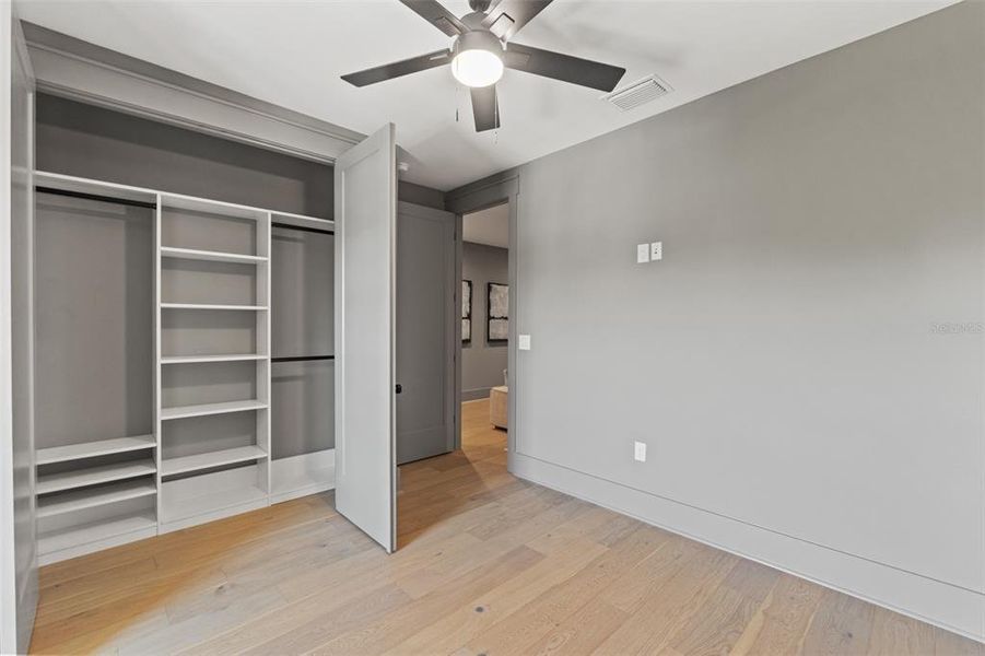 Spacious, unfurnished interior of a new home in , Tampa (Image 75).