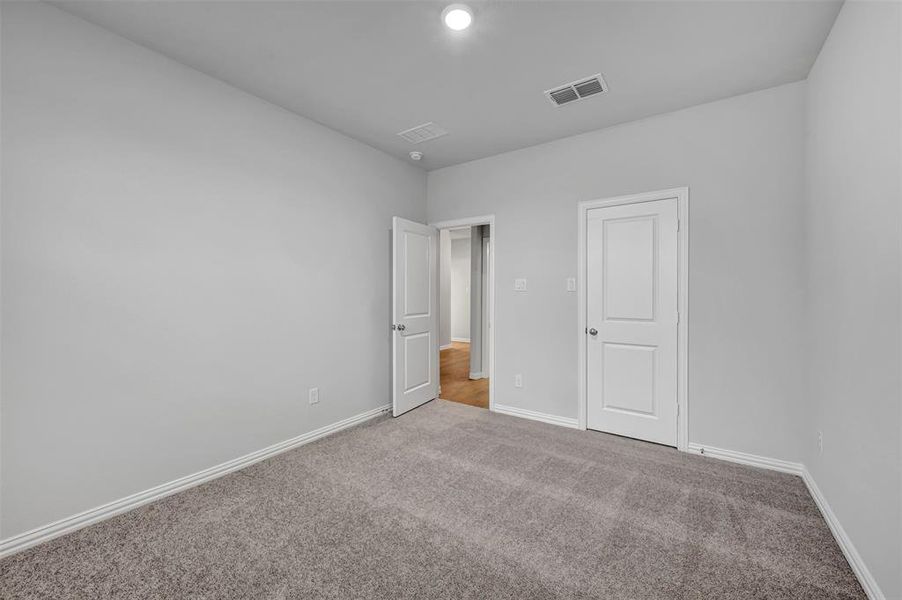 Spacious, unfurnished interior of a new home in Lilyana, Celina (Image 19).