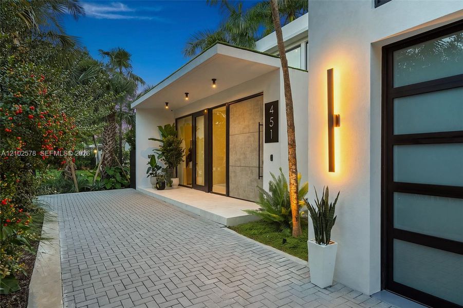 Exterior details and patio area of a home in , Miami (Image 35).