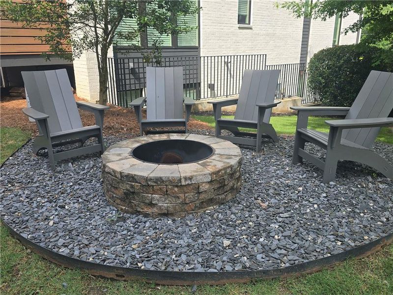 Exterior details and patio area of a home in , Decatur (Image 23).