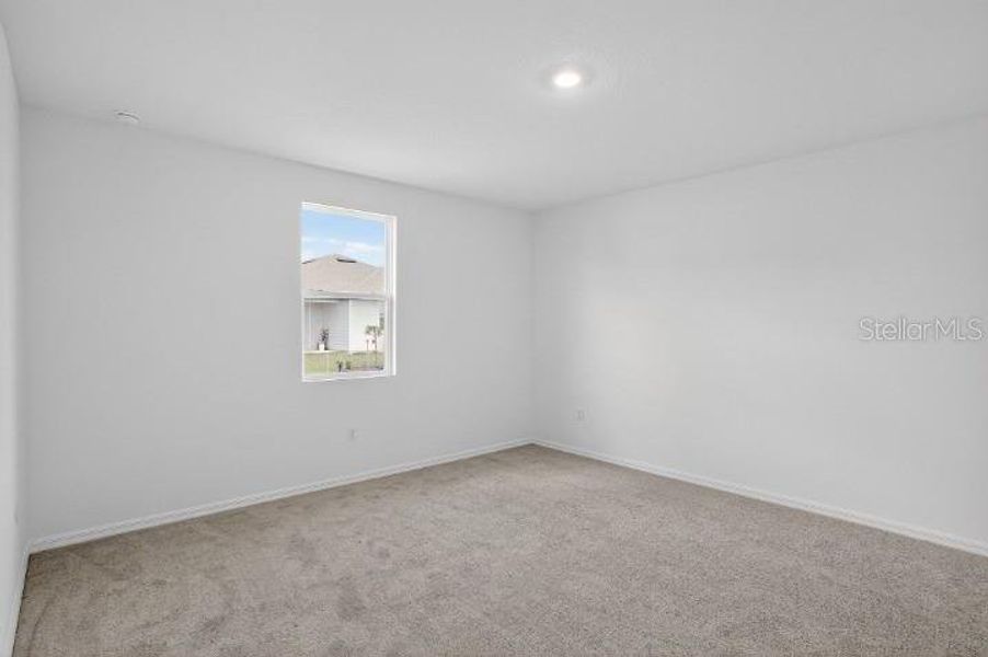 Spacious, unfurnished interior of a new home in Trailside, Mount Dora (Image 20).