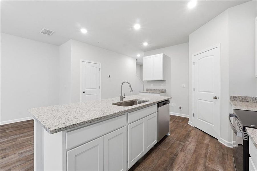 Furnished interior view inside a new home in Carolina, Palmetto (Image 9).