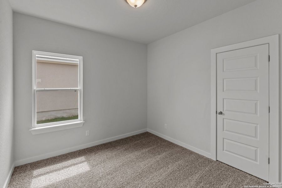 Spacious, unfurnished interior of a new home in August Fields, New Braunfels (Image 12).