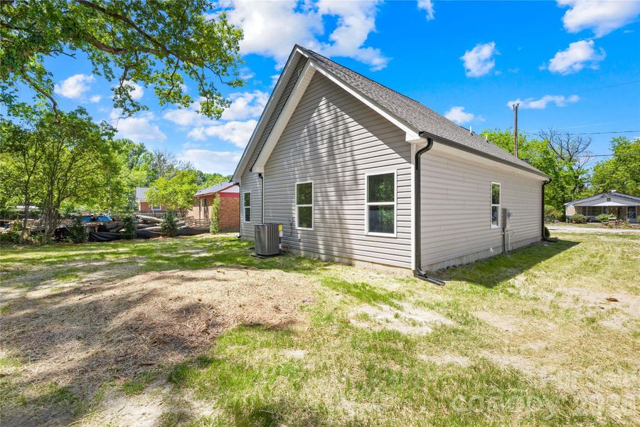 Exterior details and patio area of a home in , Rock Hill (Image 4).