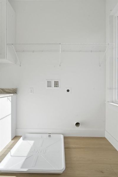 Spacious, unfurnished interior of a new home in , Orlando (Image 40).