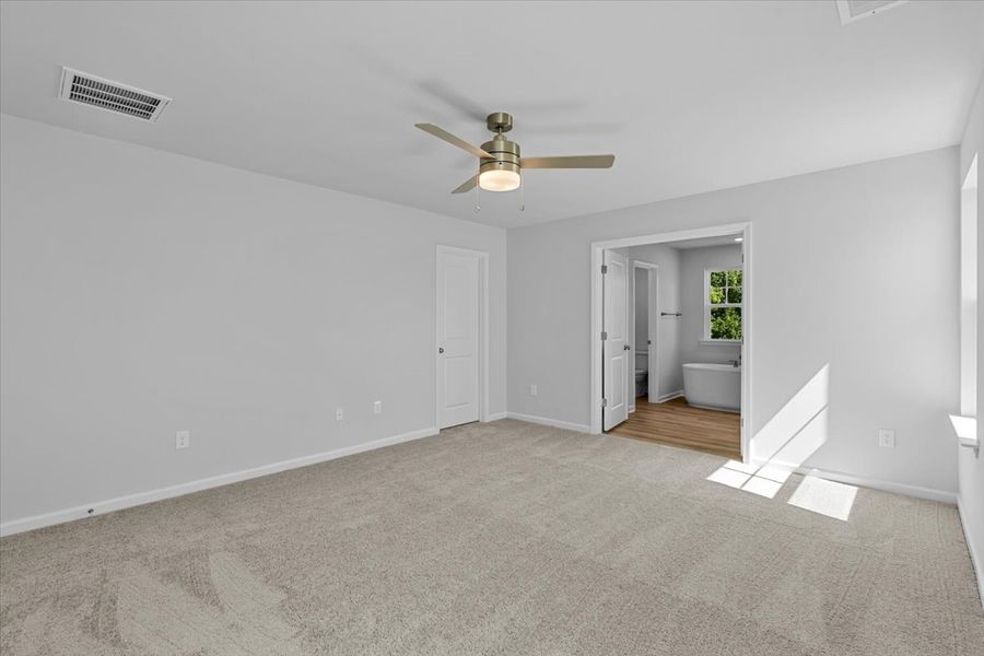 Spacious, unfurnished interior of a new home in Fieldstone, Lexington (Image 33). Spacious, unfurnished interior of a new home in Fieldstone, Lexington (Image 33).