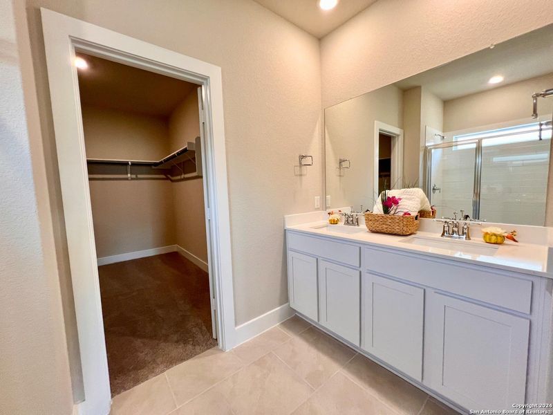 Furnished interior view inside a new home in Brookstone Creek, San Antonio (Image 15). Furnished interior view inside a new home in Brookstone Creek, San Antonio (Image 15).