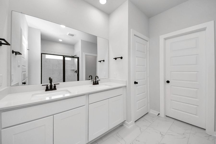 Furnished interior view inside a new home in River Ranch Meadows, Dayton (Image 8).