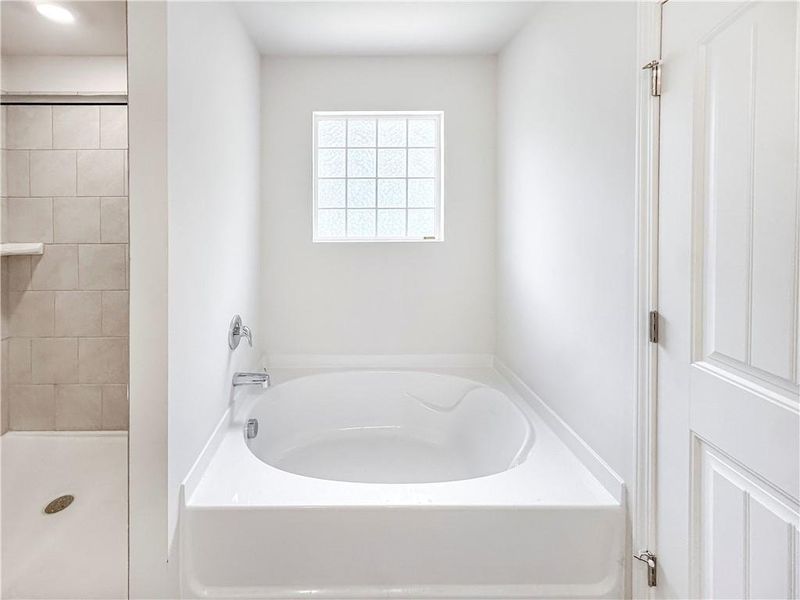 Close-up of interior finishes inside a home in Oakhurst Glen, Fairburn (Image 12).