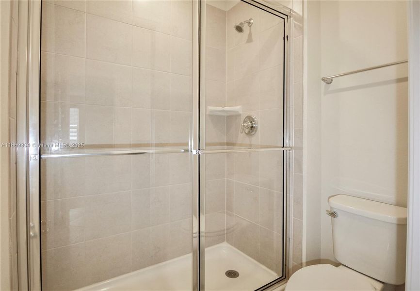 Furnished interior view inside a new home in , Clermont (Image 10).