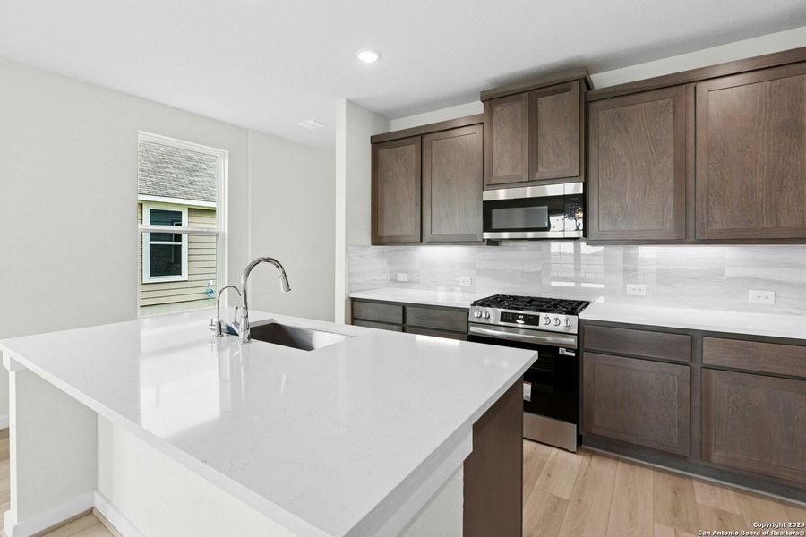 Furnished interior view inside a new home in Willowbrook, New Braunfels (Image 5).