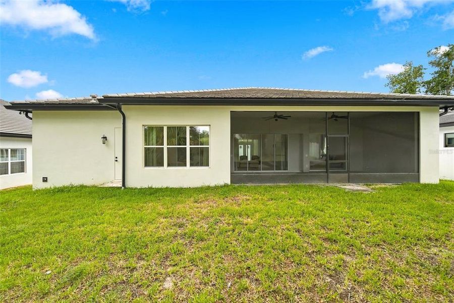 Exterior details and patio area of a home in , Apopka (Image 3).