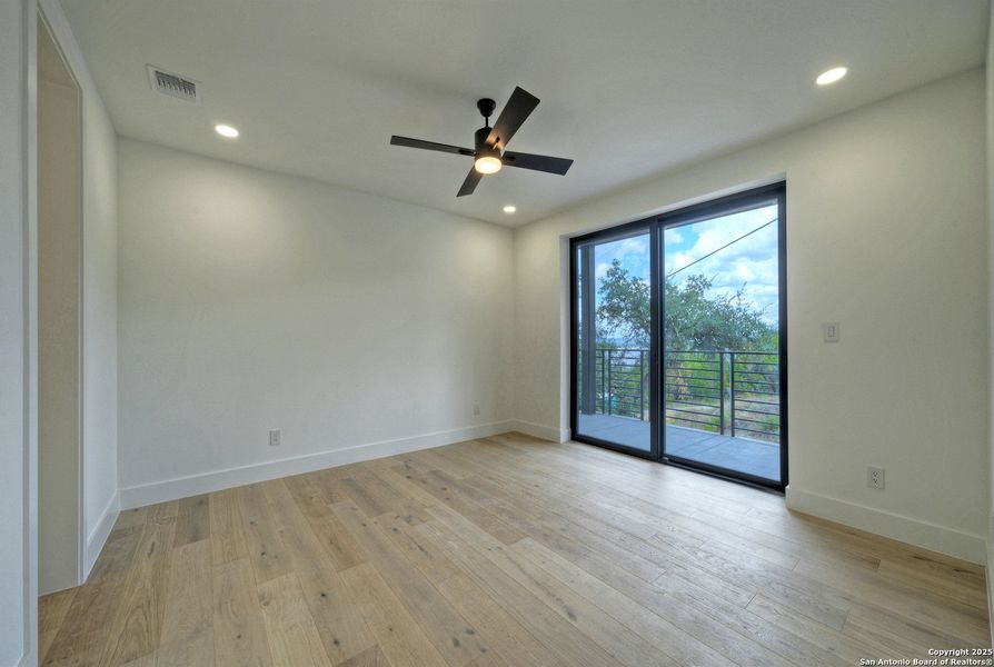 Spacious, unfurnished interior of a new home in , Canyon Lake (Image 46). Spacious, unfurnished interior of a new home in , Canyon Lake (Image 46).