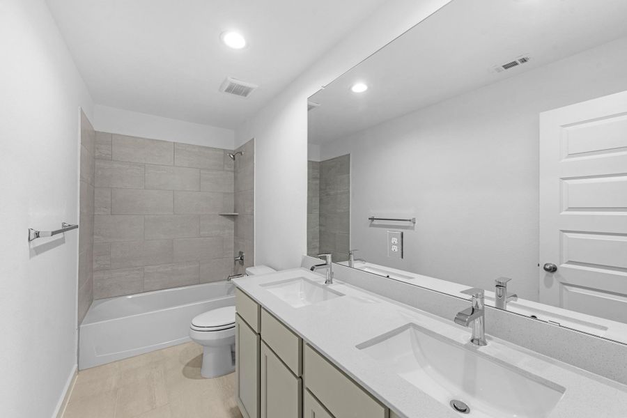 Furnished interior view inside a new home in Huntington Place, Rosharon (Image 11).