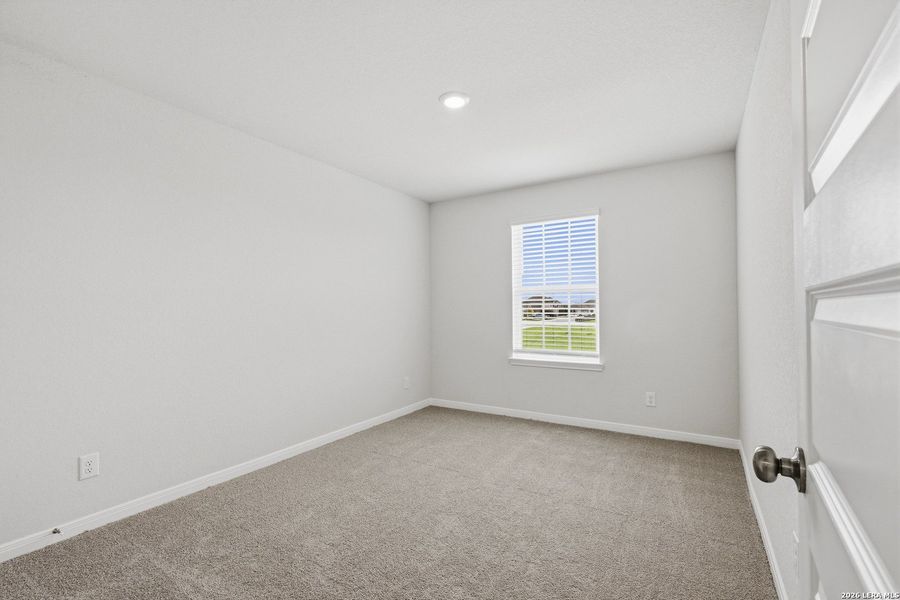 Spacious, unfurnished interior of a new home in Dauer Ranch, New Braunfels (Image 19). Spacious, unfurnished interior of a new home in Dauer Ranch, New Braunfels (Image 19).