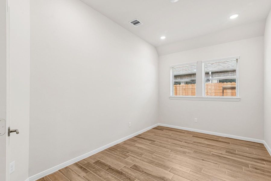 Spacious, unfurnished interior of a new home in Jordan Ranch 45' Homesites, Fulshear (Image 12). Spacious, unfurnished interior of a new home in Jordan Ranch 45' Homesites, Fulshear (Image 12).