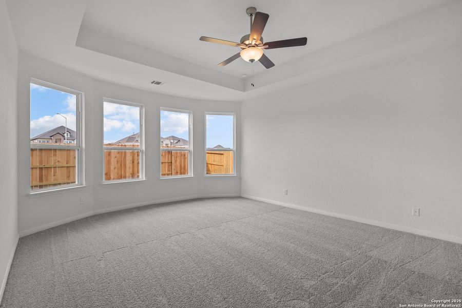 Spacious, unfurnished interior of a new home in Homestead, Schertz (Image 17).