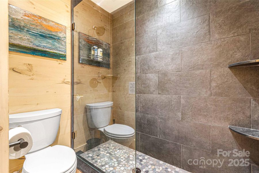 Furnished interior view inside a new home in , Cashiers (Image 12).