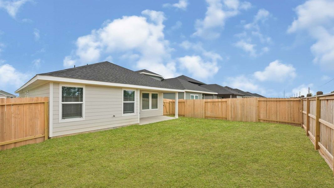 Exterior details and patio area of a home in Holly Ridge, Rosenberg (Image 20).