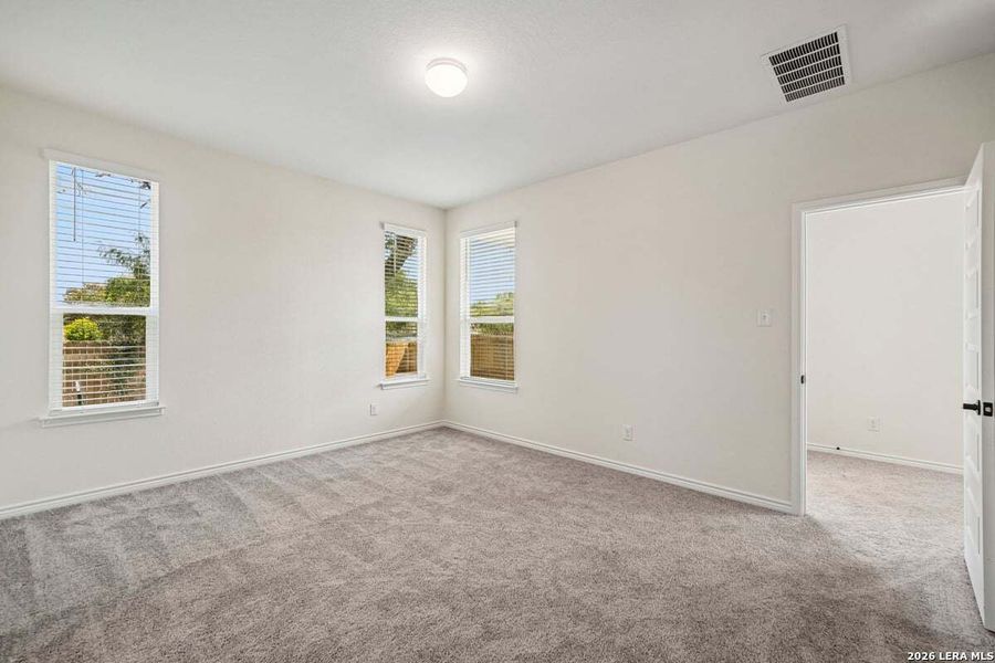 Spacious, unfurnished interior of a new home in The Granary - Heritage Collection, San Antonio (Image 14).