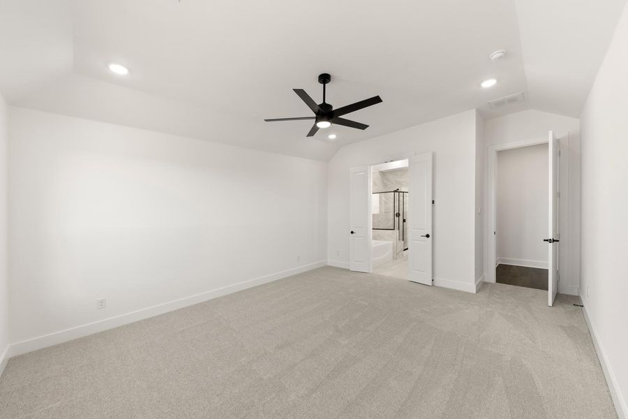 Spacious, unfurnished interior of a new home in Inspiration Collection 60 at Painted Tree, McKinney (Image 19).