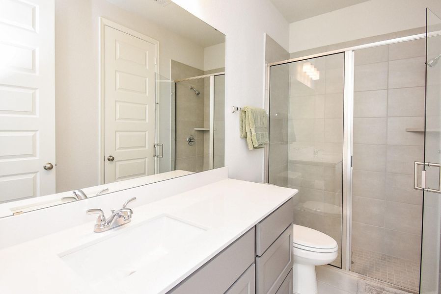 Furnished interior view inside a new home in Stonecreek Estates 50', Richmond (Image 9).