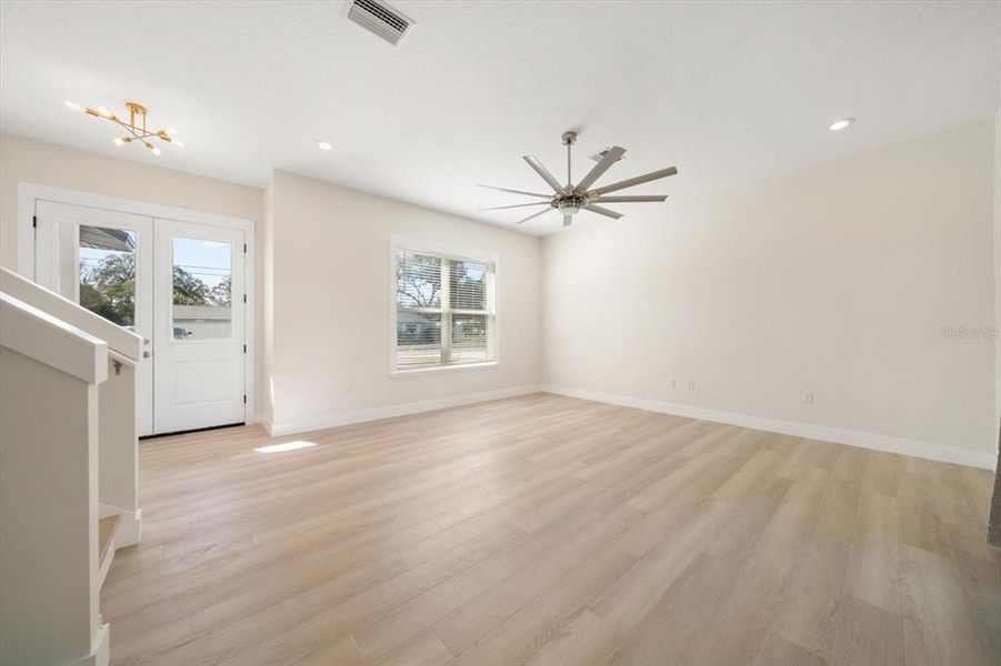 Spacious, unfurnished interior of a new home in , Largo (Image 21).