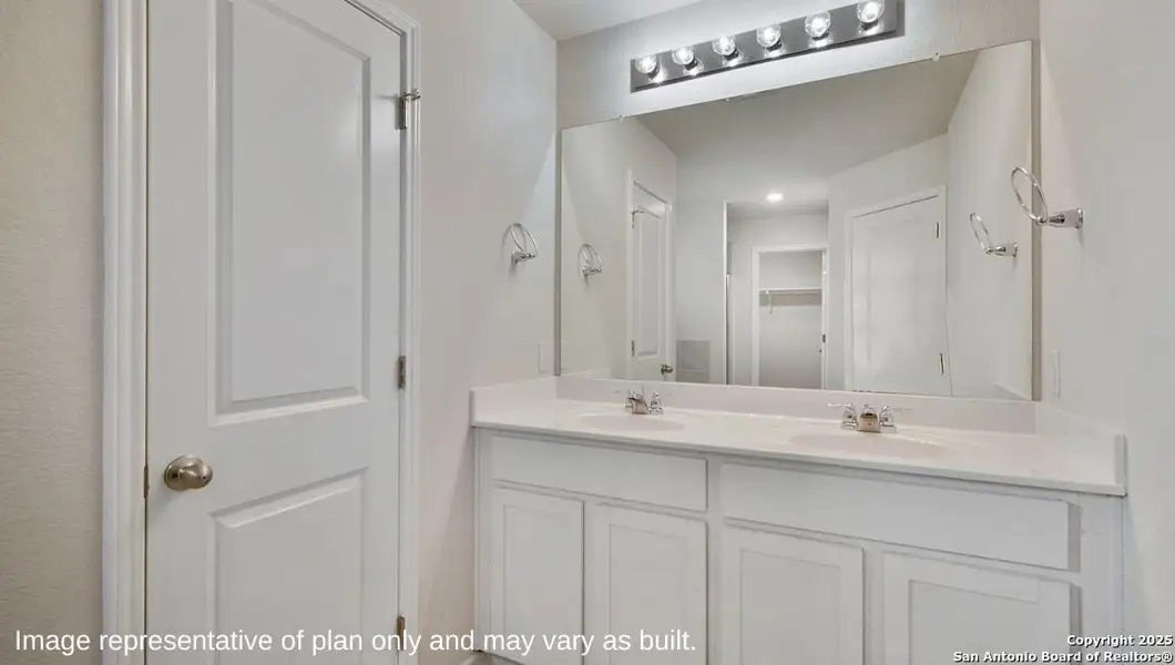 Furnished interior view inside a new home in Avenida, Converse (Image 6).