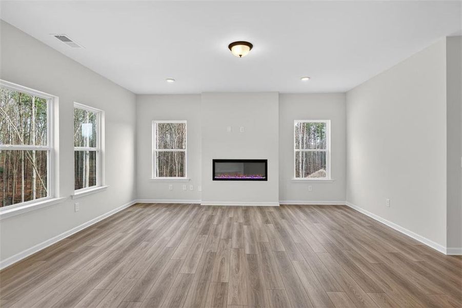 Spacious, unfurnished interior of a new home in Allen Manor, Hoschton (Image 30).