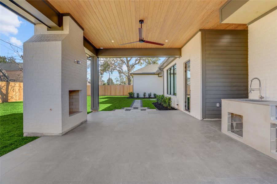 Exterior details and patio area of a home in , Houston (Image 26).
