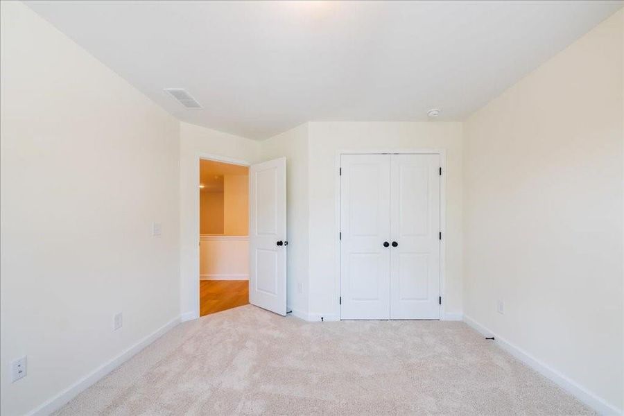 Spacious, unfurnished interior of a new home in Cherokee Township, Acworth (Image 34). Spacious, unfurnished interior of a new home in Cherokee Township, Acworth (Image 34).