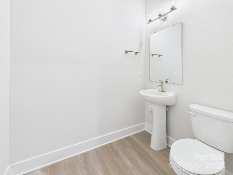 Image 34 of a home in Kinghurst Cove. Image 34 of a home in Kinghurst Cove.