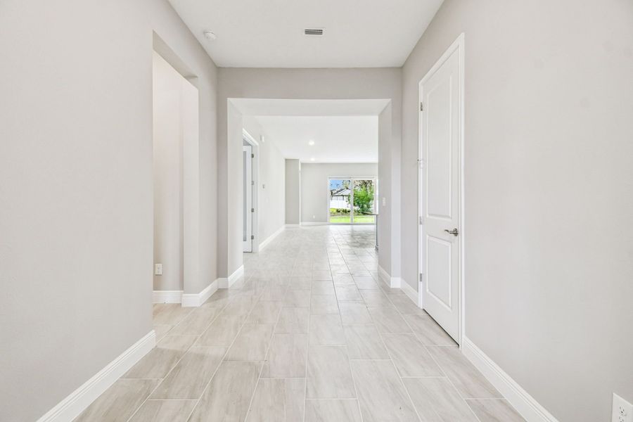 Spacious, unfurnished interior of a new home in River Preserve Estates, Parrish (Image 69).