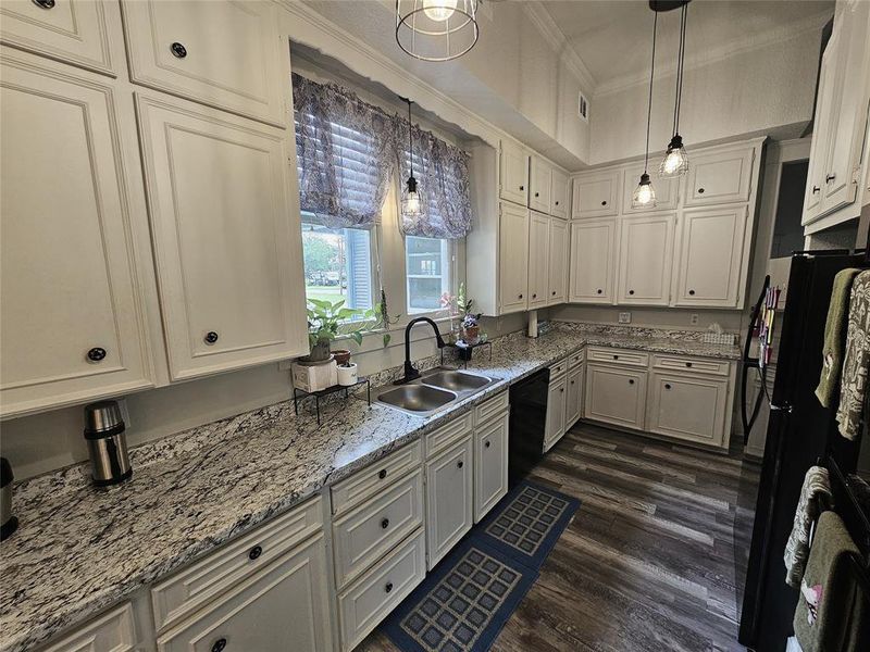 Furnished interior view inside a new home in , Groesbeck (Image 4).