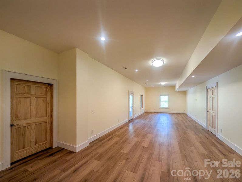 Spacious, unfurnished interior of a new home in , Burnsville (Image 23).