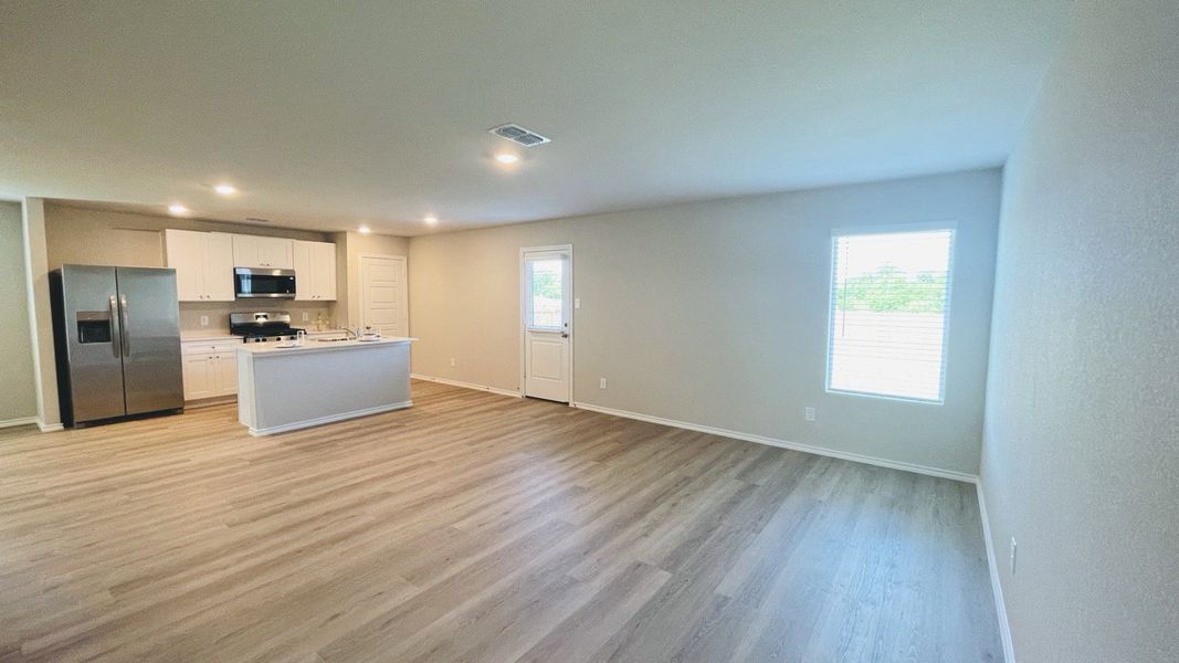 Spacious, unfurnished interior of a new home in Sunnycreek, Crowley (Image 10).